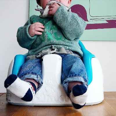 Siège bumbo pour bébé, il remplace la chaise haute, pratique et confortable de 3 mois à 3 ans. 